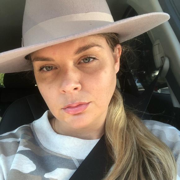 Meet your Posher, Lauryn - Picture 5 of 6